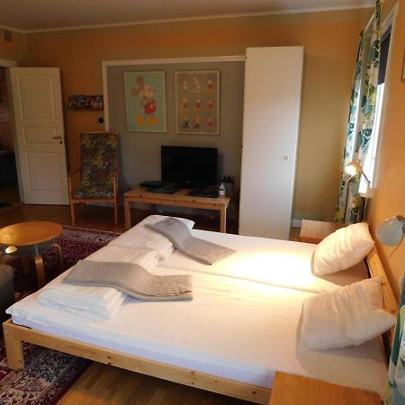 Solgarden Vandrarhem Hostal B&B Blackstad Buitenkant foto