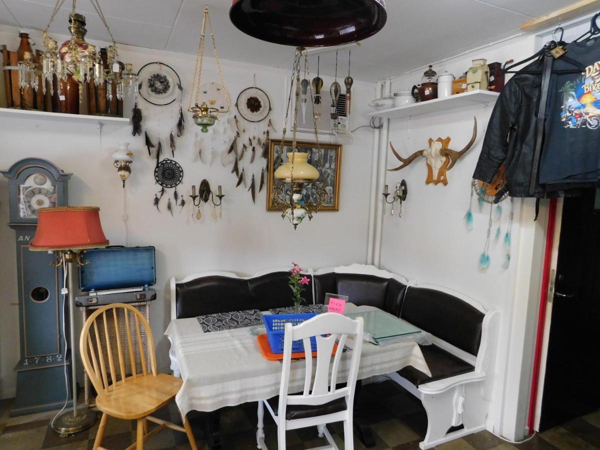 Solgarden Vandrarhem Hostal B&B Blackstad Buitenkant foto
