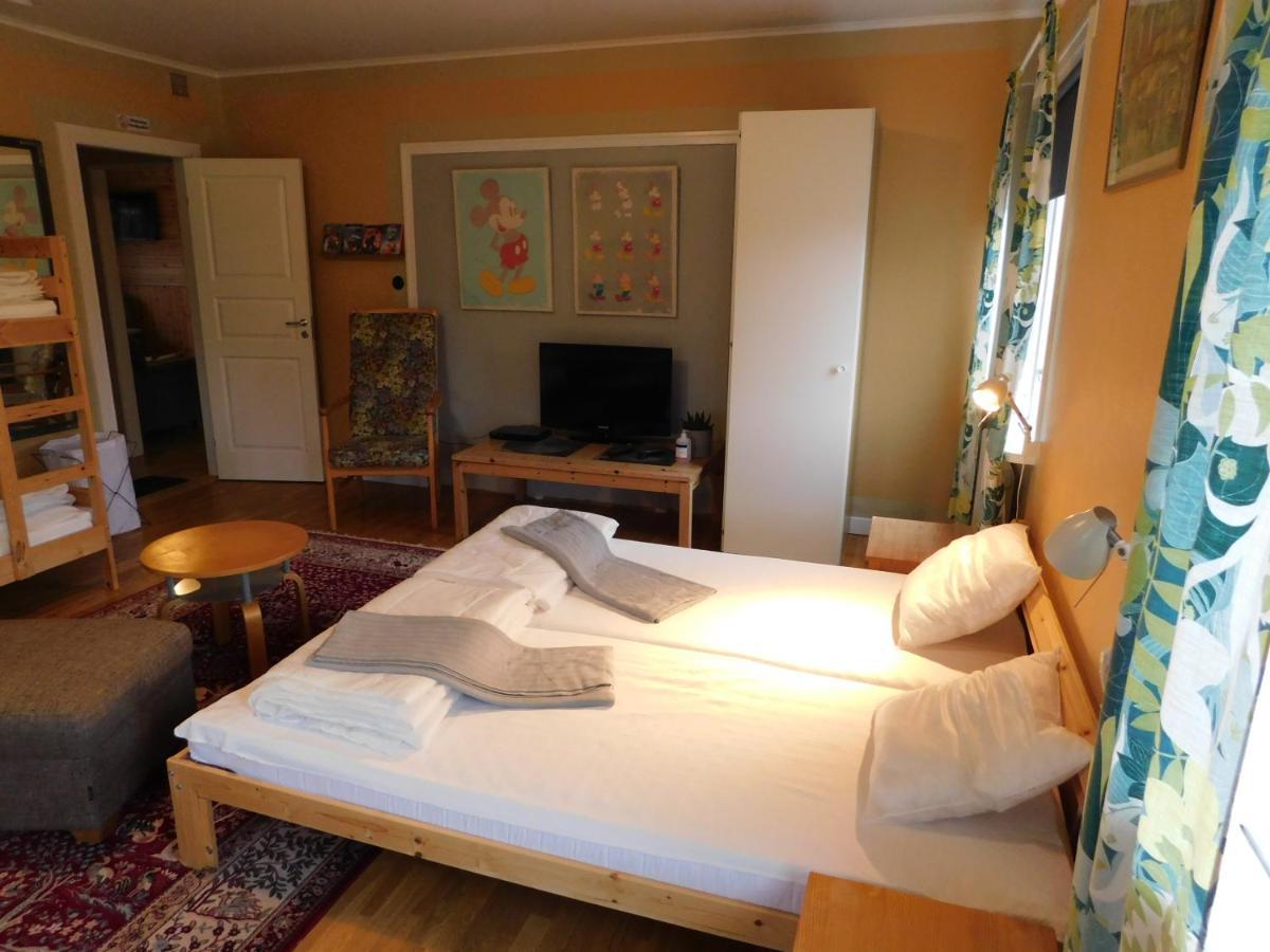 Solgarden Vandrarhem Hostal B&B Blackstad Buitenkant foto