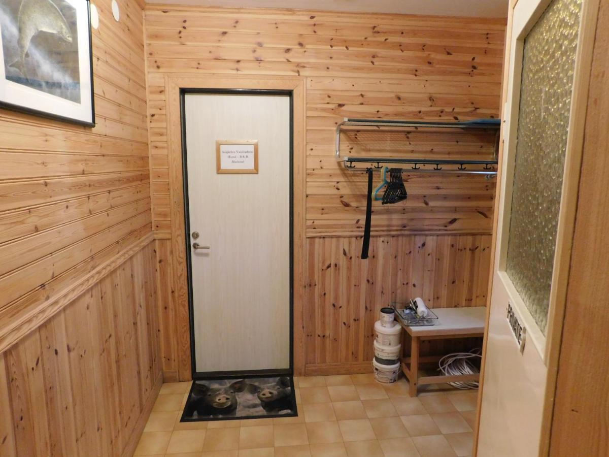 Solgarden Vandrarhem Hostal B&B Blackstad Buitenkant foto