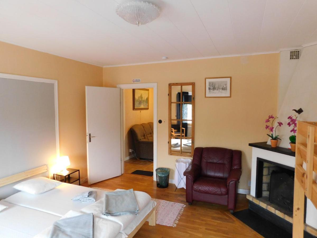 Solgarden Vandrarhem Hostal B&B Blackstad Buitenkant foto