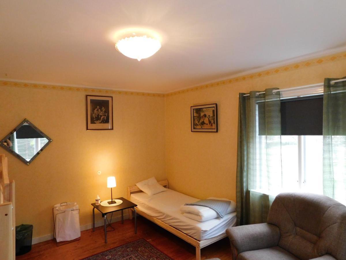 Solgarden Vandrarhem Hostal B&B Blackstad Buitenkant foto